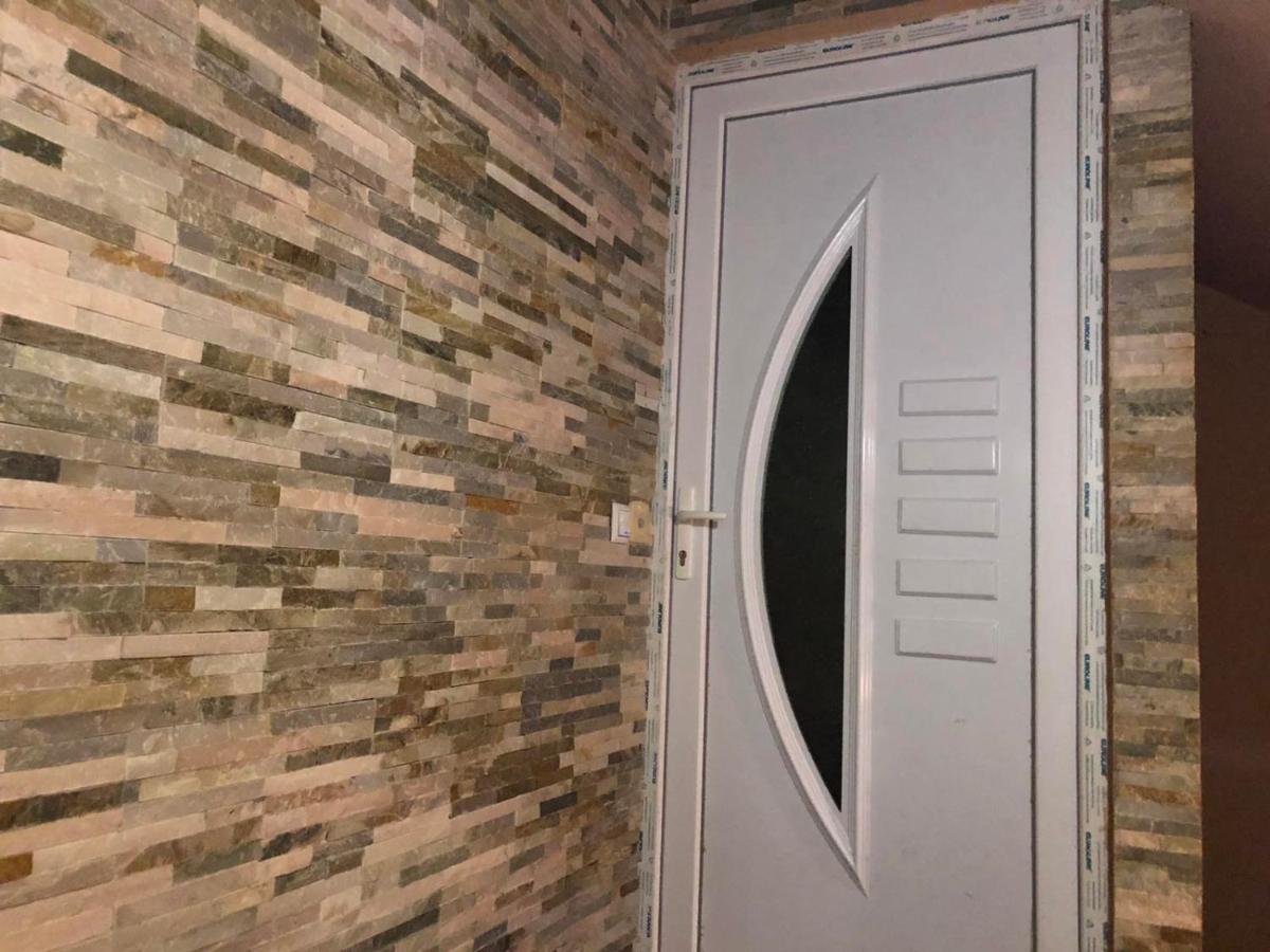 Big Apartment 3 Bedrooms Bihac Exterior photo
