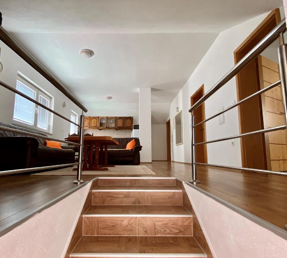 Big Apartment 3 Bedrooms Bihac Exterior photo